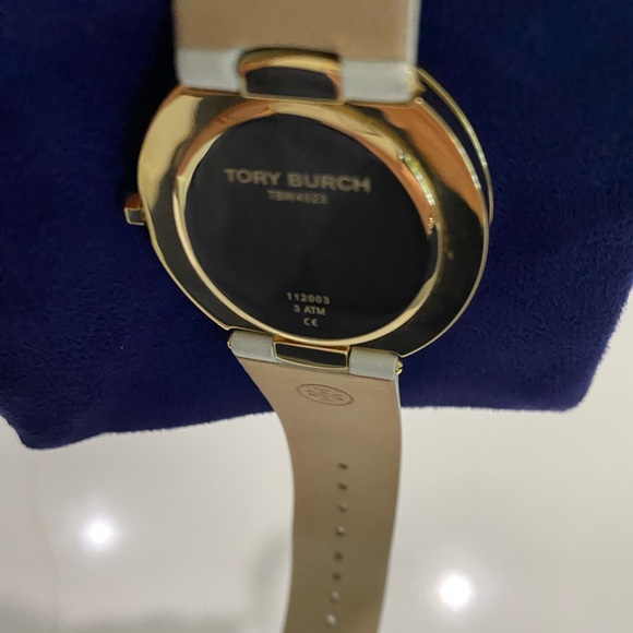 Tory Burch Watch - Picture 9 of 16